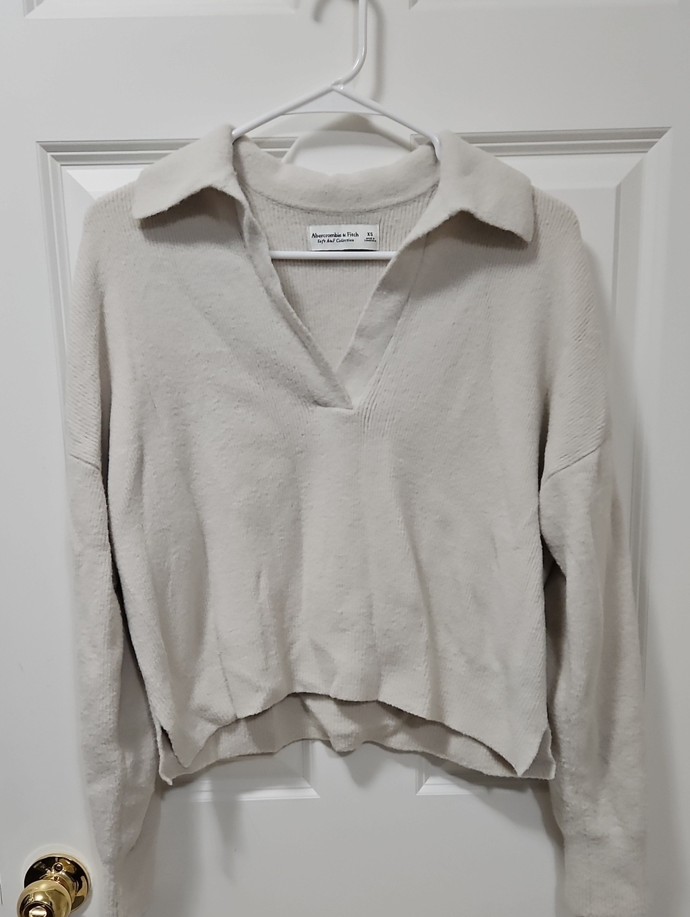 XS Abercrombie & Fitch Cream Collared Pullover
